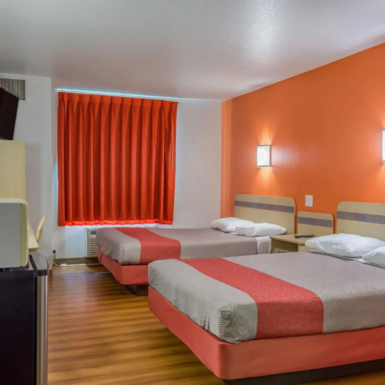 Motel 6-Redmond, OR