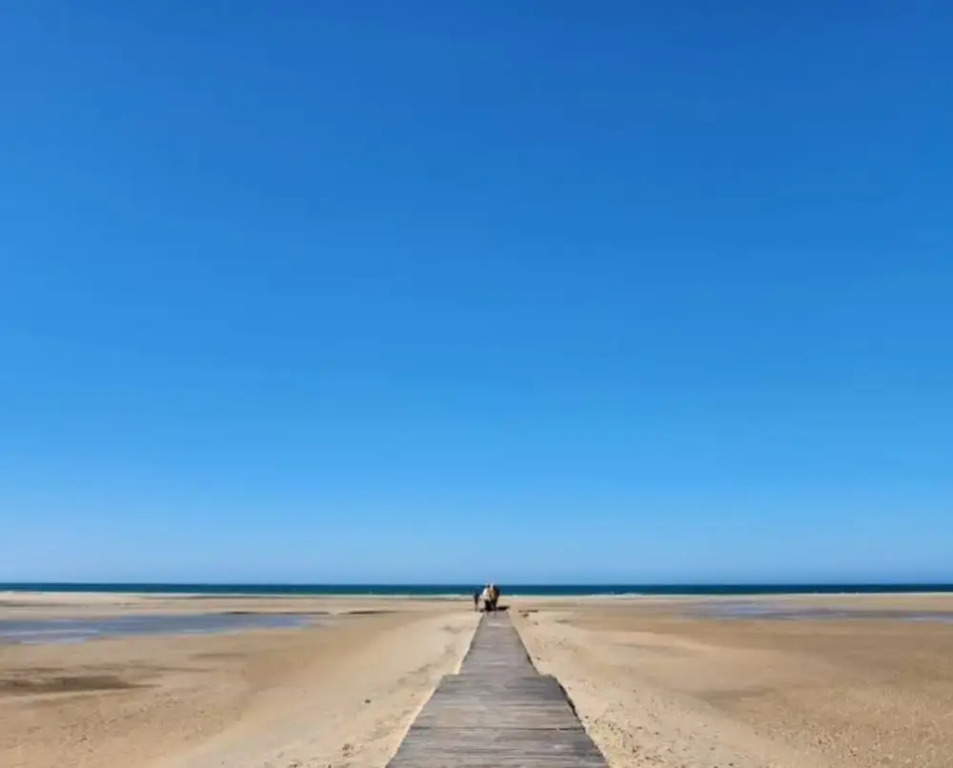 Family Apartment Near the Beach