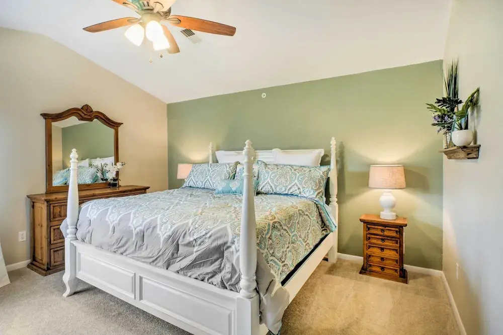 Holiday Hills Resort Condo: 3 Mi to Branson Strip!