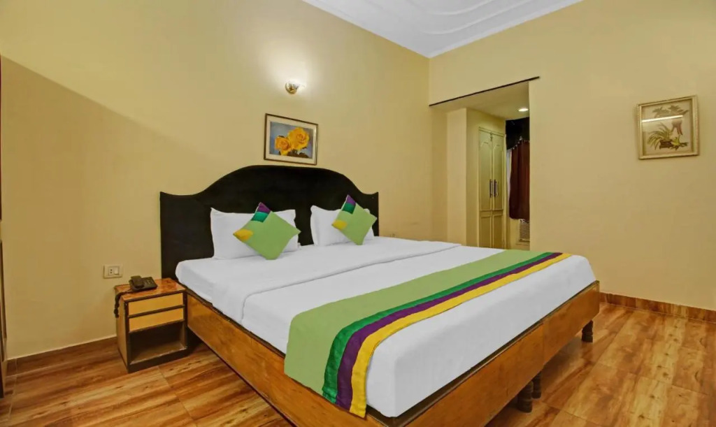 Treebo Mira Inn, Camac Street