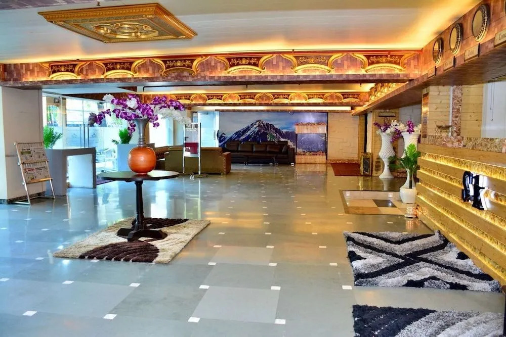 SK Crown Park Naraina