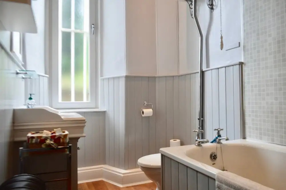 3 Bedroom Family Flat in Newington With Garden