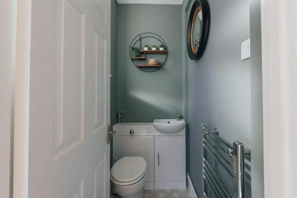 Stunning 4 bed with hot tub - walking distance to Cromer beach and town