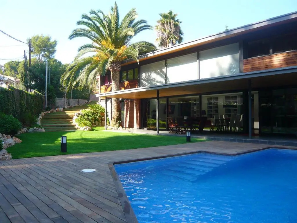 VILLA DEL BOSQUE