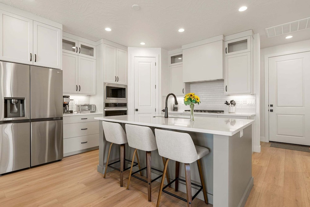 Rockaction Destination 5 Bedroom Townhouse