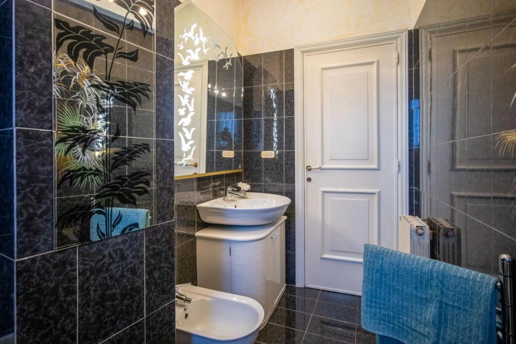 Three-room apartment with sunrise view from the sea-Mare In Vista