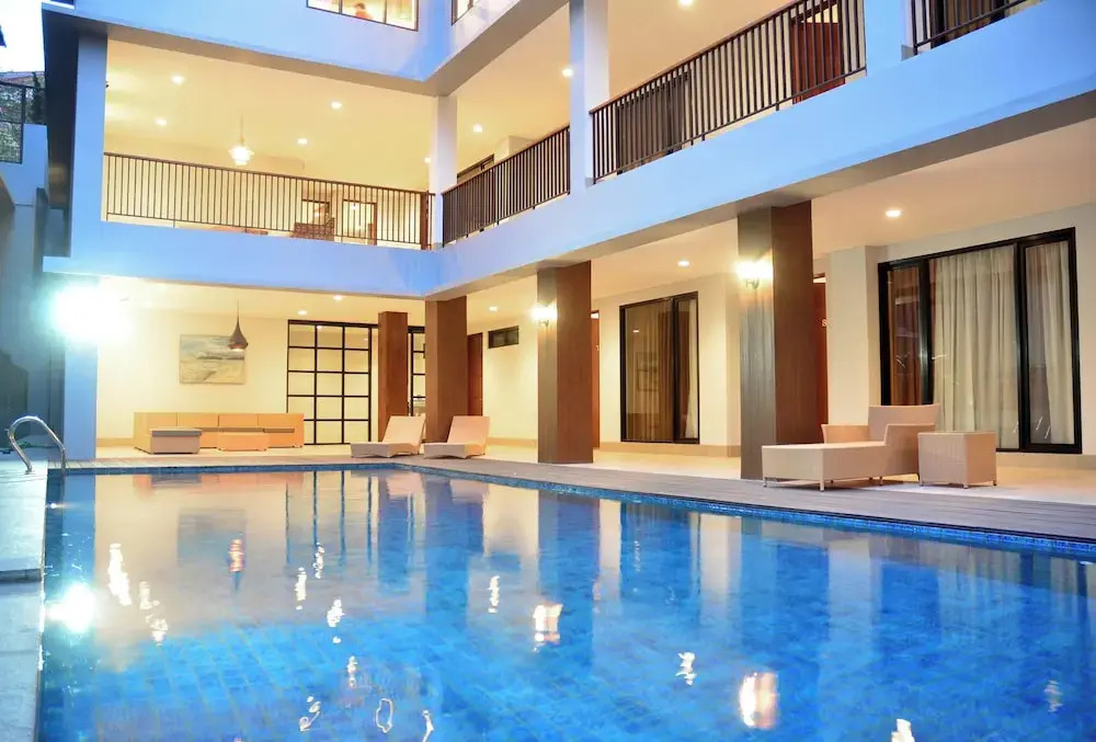 Atsuka Hill View 8BR Vila with Private Heated Pool