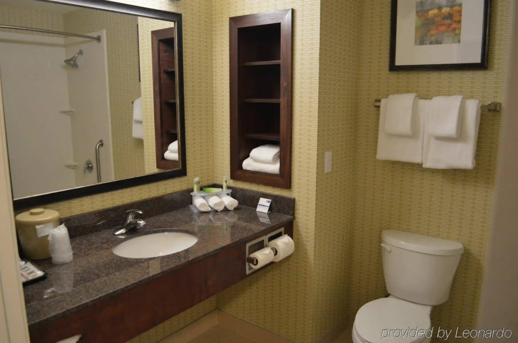 Holiday Inn Express & Suites Kailua-Kona by IHG
