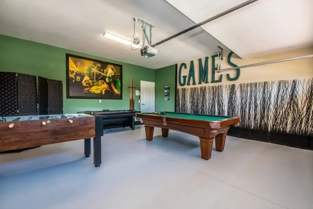 6 Bedroom 5 Bathroom Vacation Home