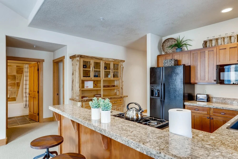Newly Renovated, 4br Red Hawk Townhome 2338- Kids Ski Free 4 Bedroom Townhouse