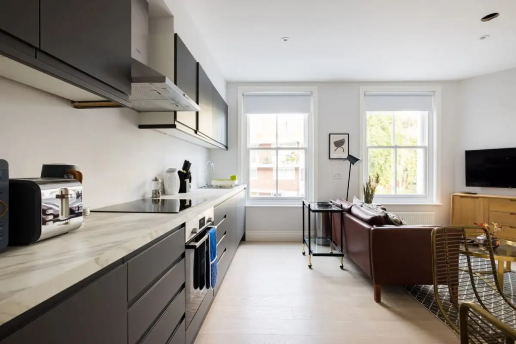 The Baron’s Bolthole - Modern & Bright 1BDR  Flat