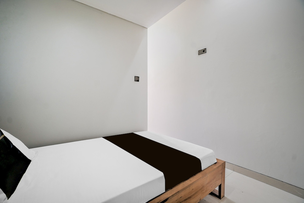 OYO 95214 Ohana Residence Karawaci
