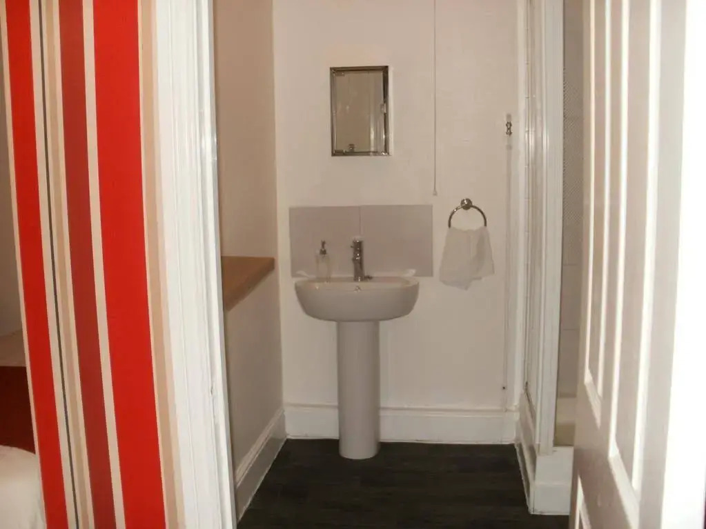 The Crown Inn - By Blunt Bars