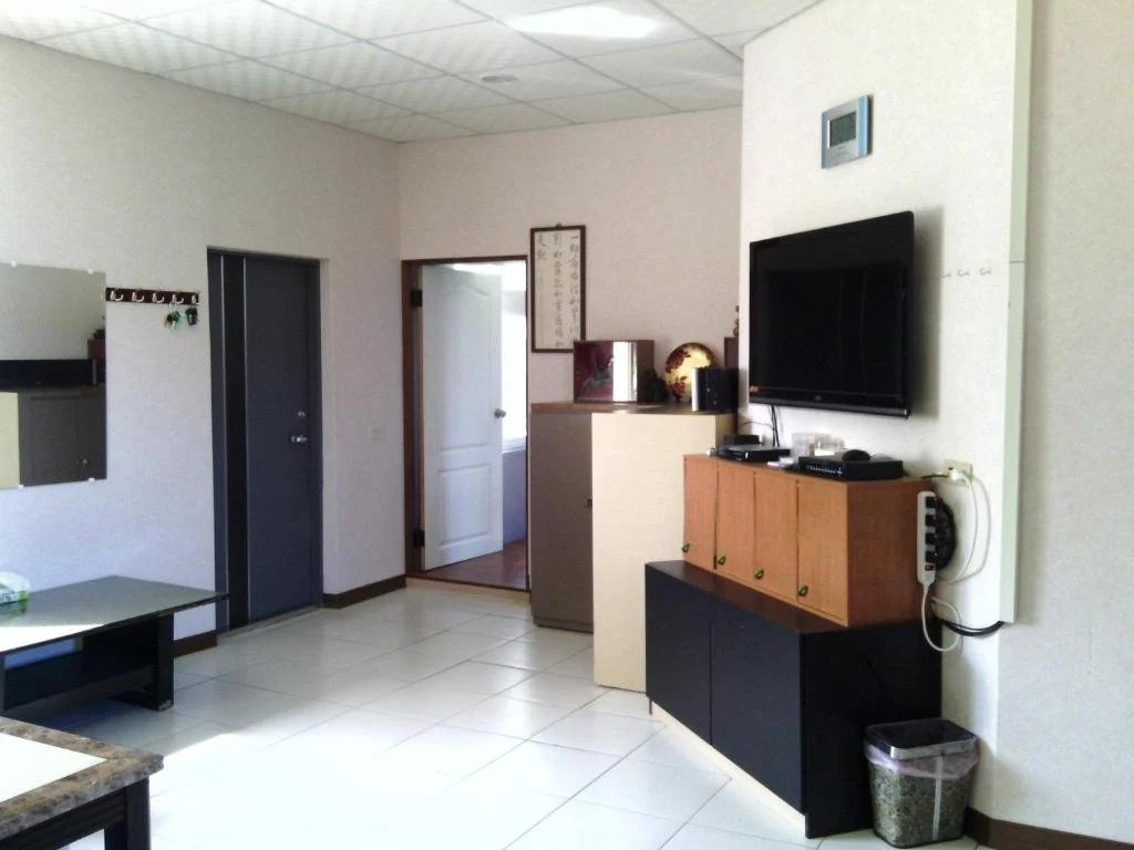 Lev 77 Hostel