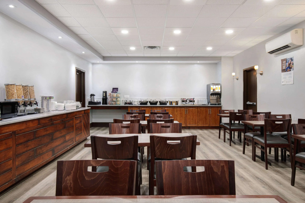 Days Inn by Wyndham Calgary South