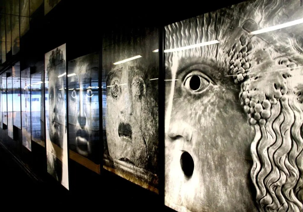 Metro Art Suite Napoli