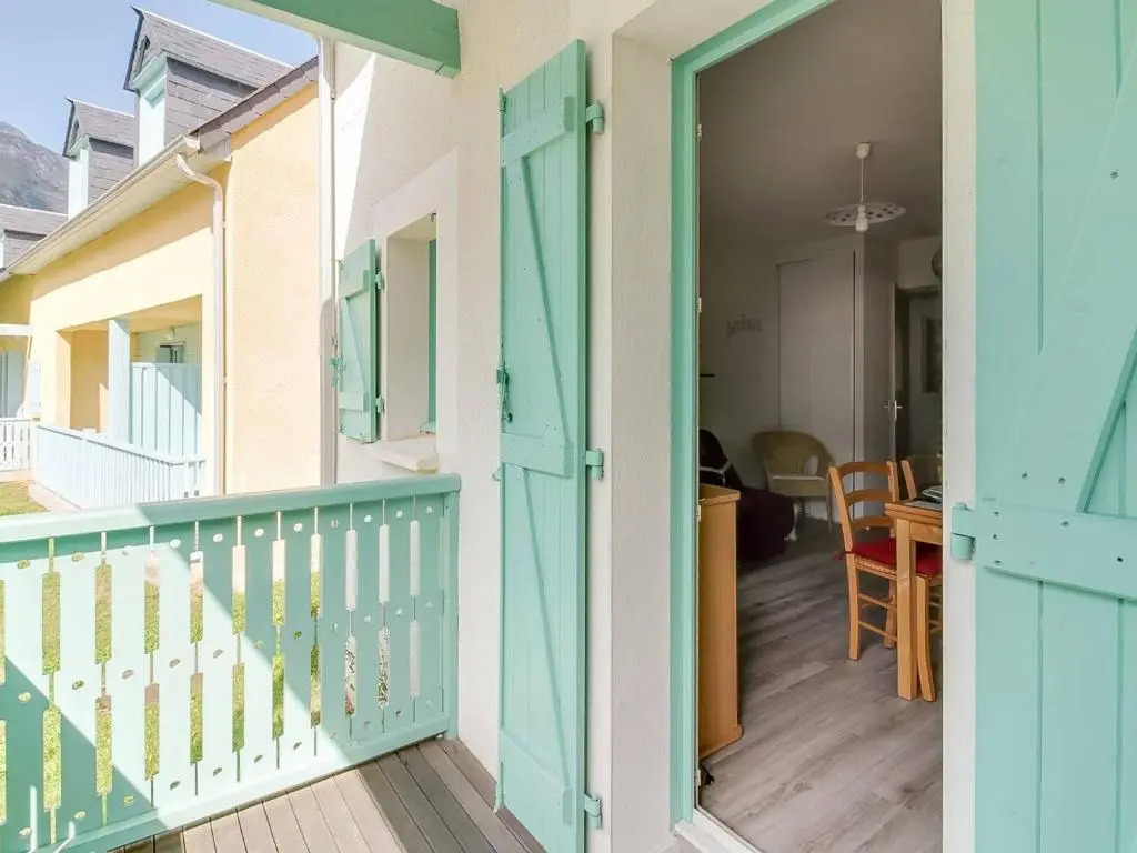 Chalet Duplex 4 Pers. avec Parking, Proche Télécabine et Commerces, Ski à 1700m - FR-1-401-39