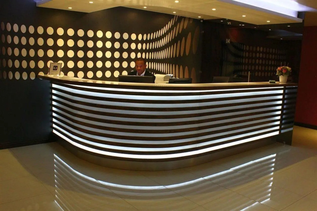 Circa On The Square Hotel