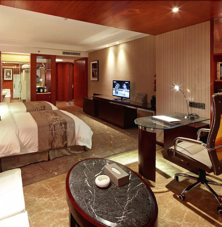Serengeti Hotel