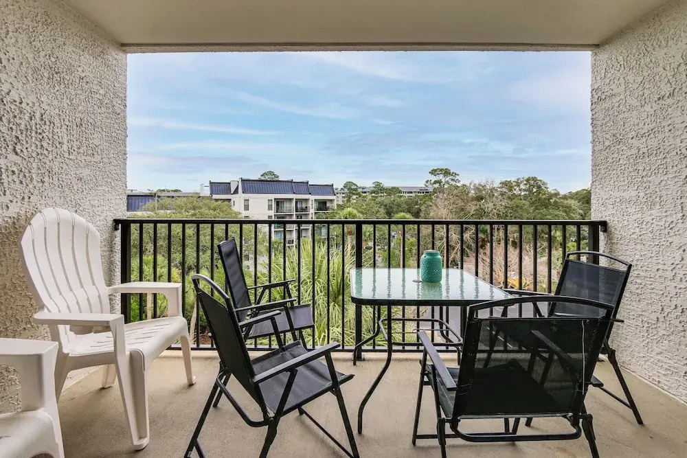 Steps to Sand! Retreat w/ 2 Pools in Hilton Head
