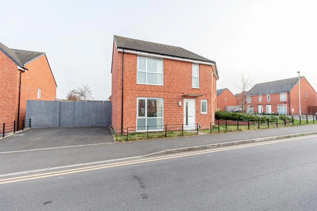 Liberty House - Perfect for Contractors - 2 Off-Road Parking Spaces