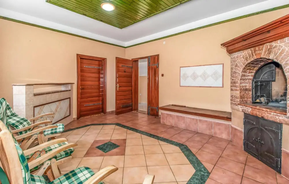Nice Home in Dramalj With Wifi and 7 Bedrooms