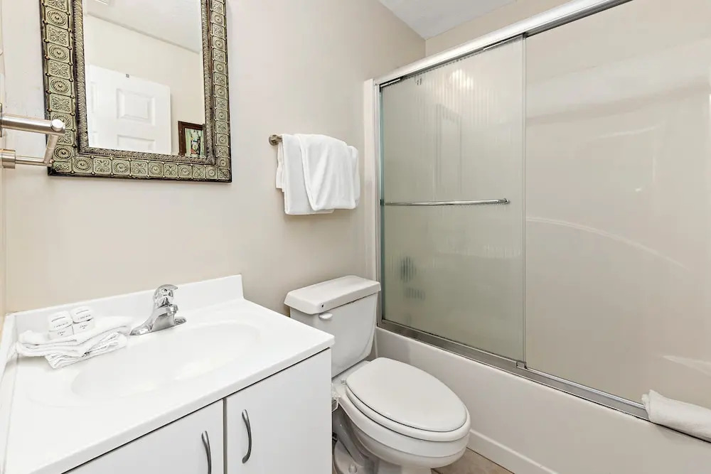 Royal Palms 1303