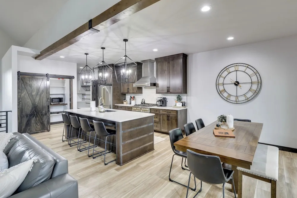 Luxurious Lead Vacation Rental w/ Private Hot Tub!