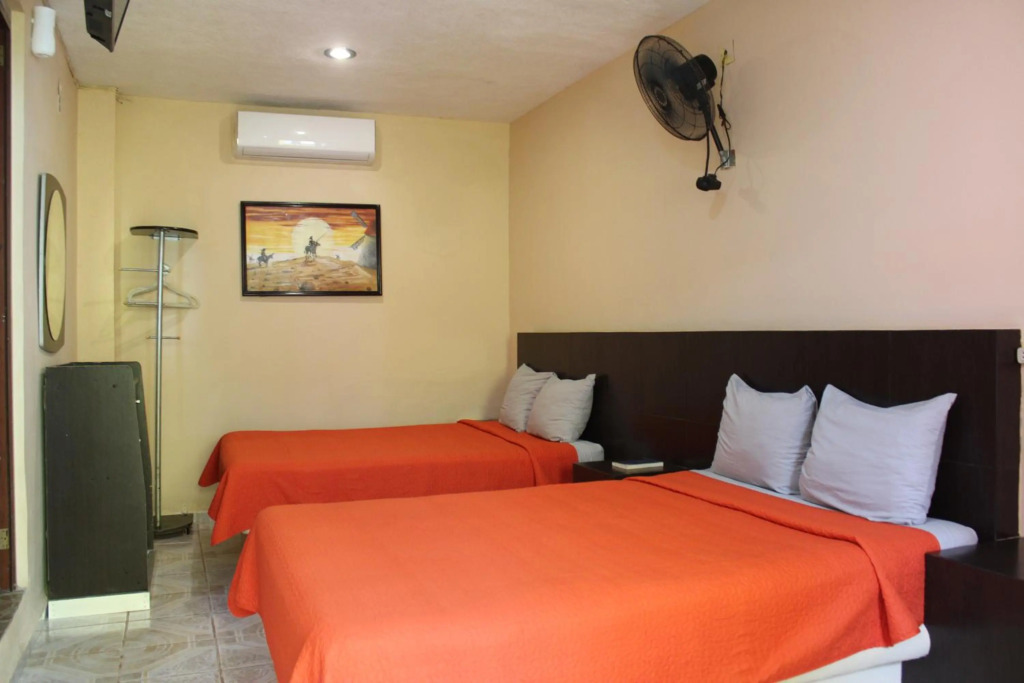 Hotel Guaranducha Inn