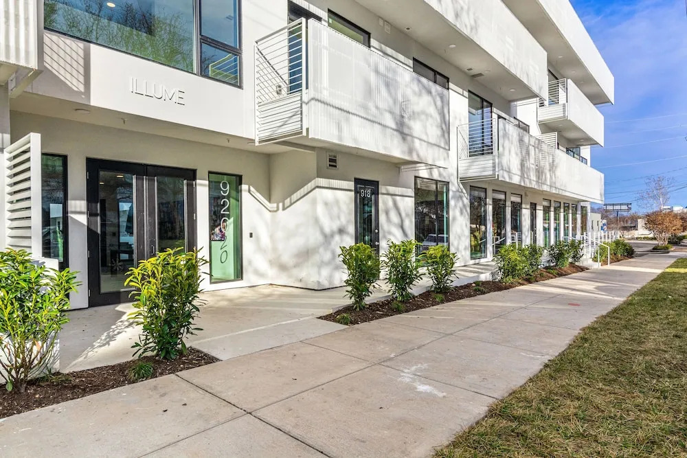 Illume All-new Community Balcony & Bonus Room 2 Bedroom Condo