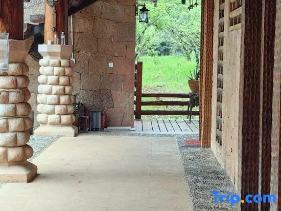 Lijiang junayuanzhu Homestay