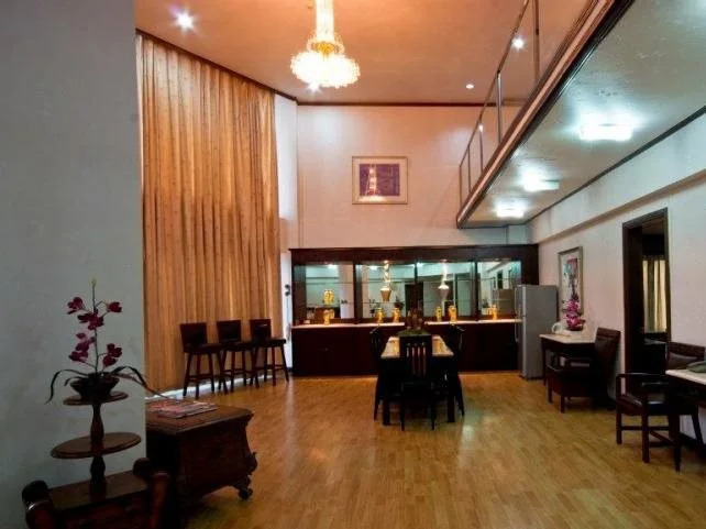 Koresco Hotel