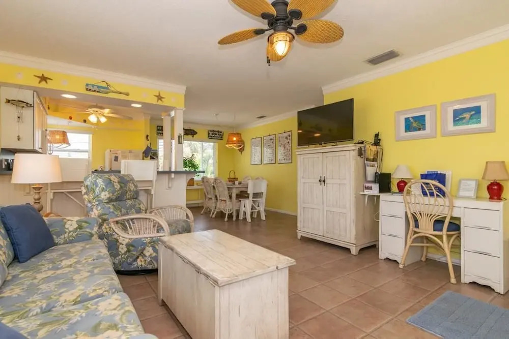 AM Beach Place Unit 4