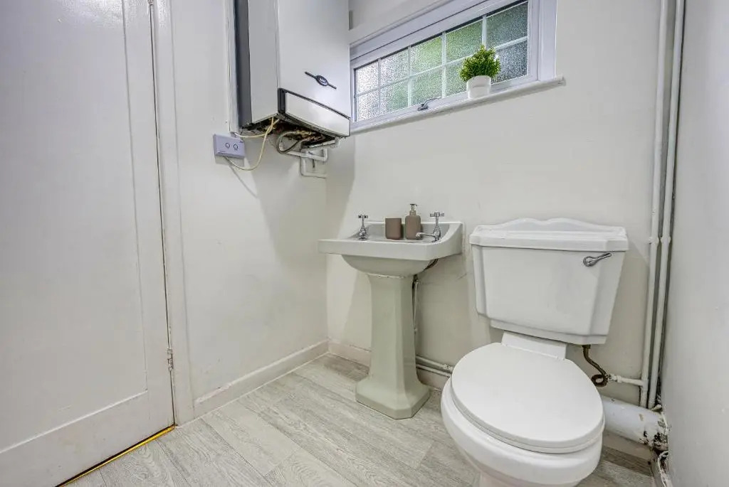 Elegant 5 Bedroom House in Nottingham