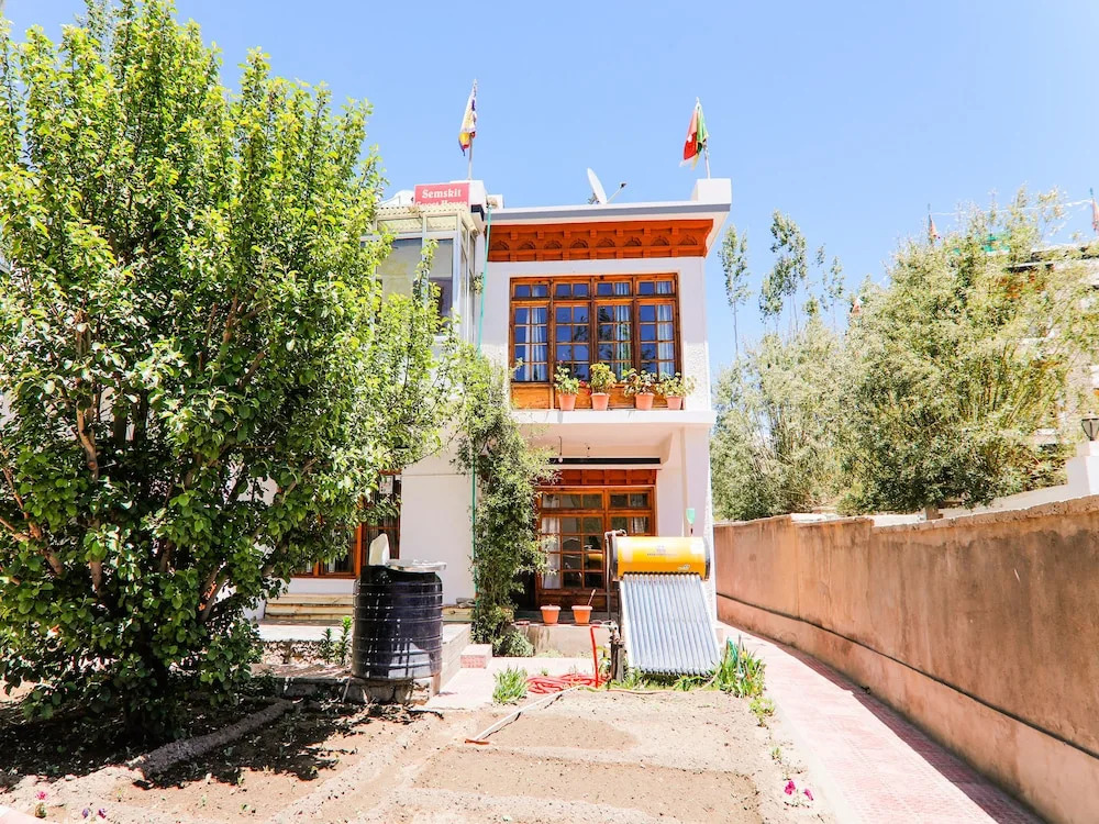 Semskit Guest House by OYO Rooms