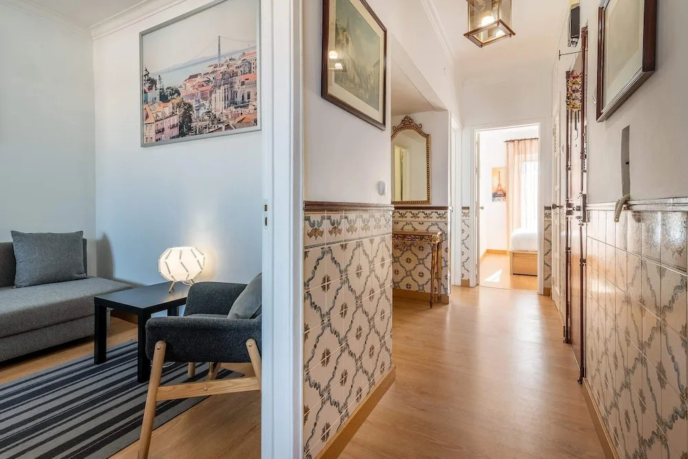 Guestready - Bright 2BR Apartment in the Heart of Graça