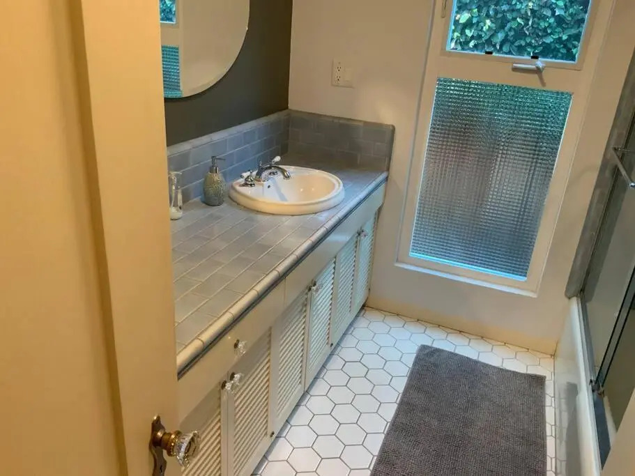 House, walking distance from Universal Studios