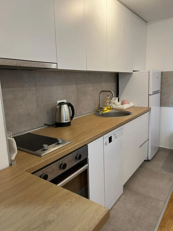 Modern apartment nearby downtown & Vardar river