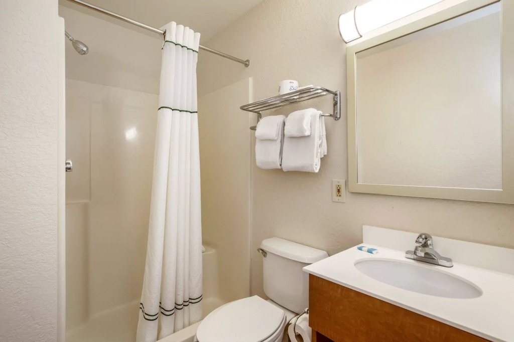 HomeTowne Studios by Red Roof Philadelphia - Mt Laurel-Maple Shade, NJ