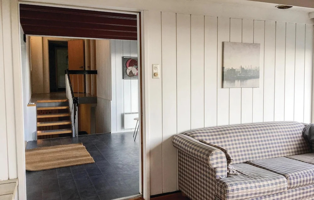 Five-Bedroom Holiday Home In Mandal