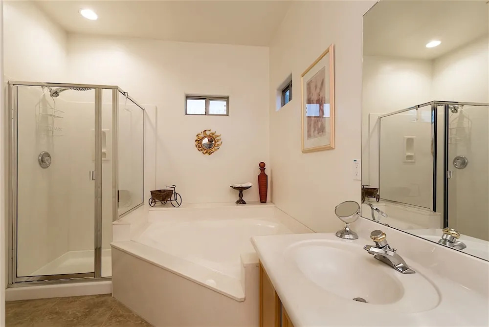 AZ Nirvana 3 BR by Casago