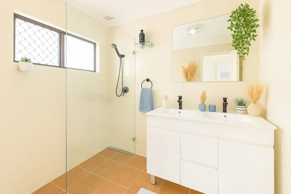 Peaceful 2BR Villa Shops & Parks Ingleburn