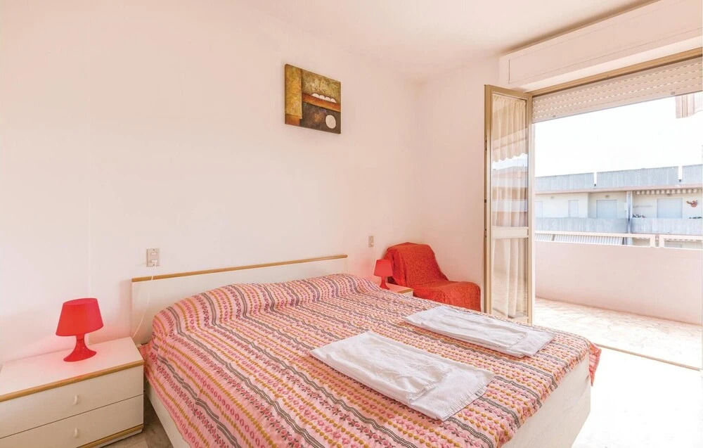 Amazing Apartment in Villa Rosa TE With 2 Bedrooms