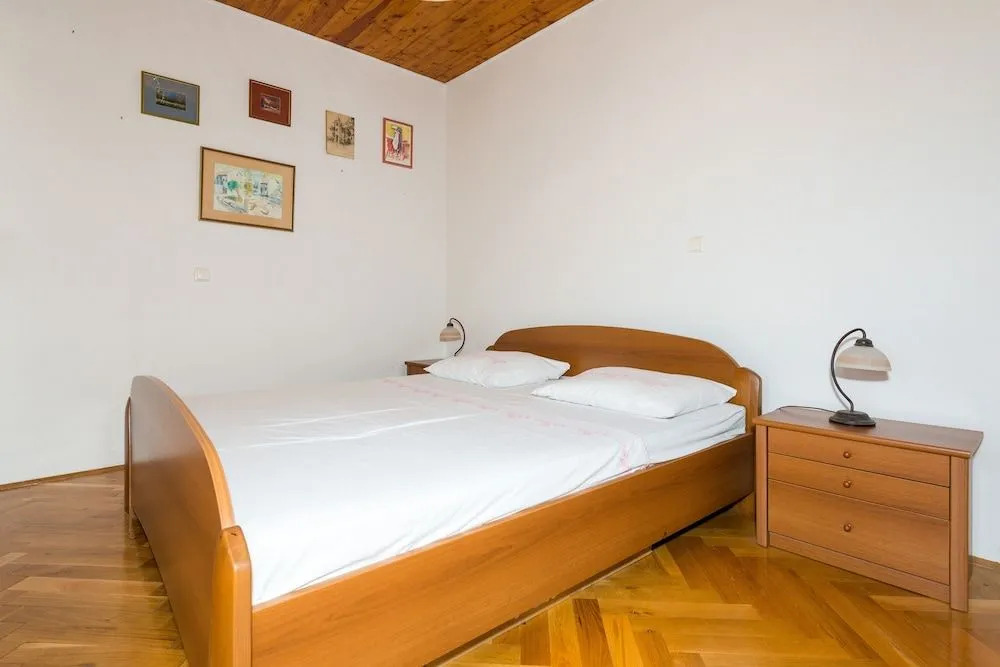 Apartments & Rooms Tapera