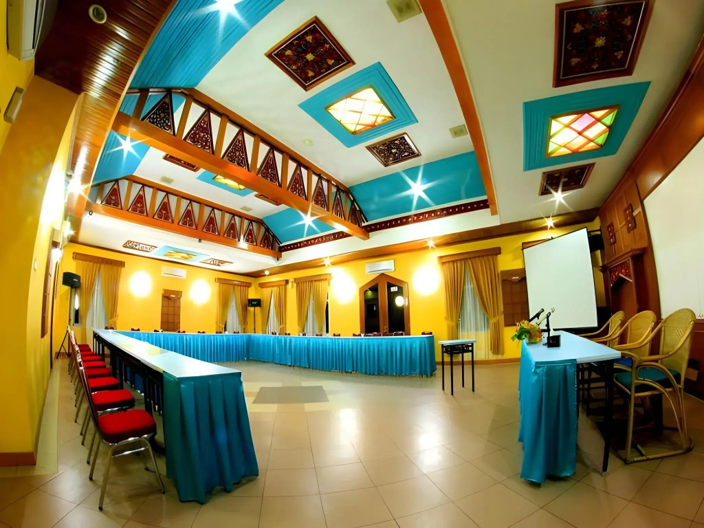 Kharisma Hotel