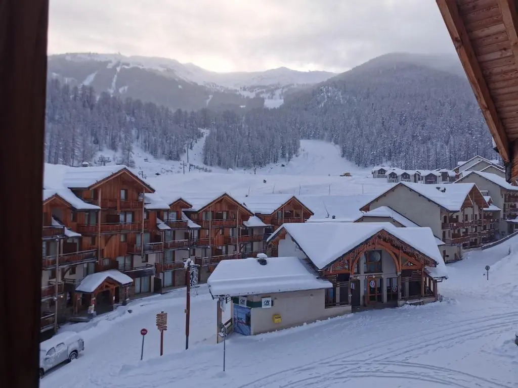 Appartement 4 personnes Les Orres 1800 au pied des pistes