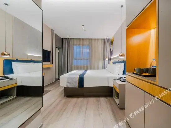 Отель Homeinn Selected Hotel (Shanghai Bund Nanjing Road Pedestrian Street Subway Station)