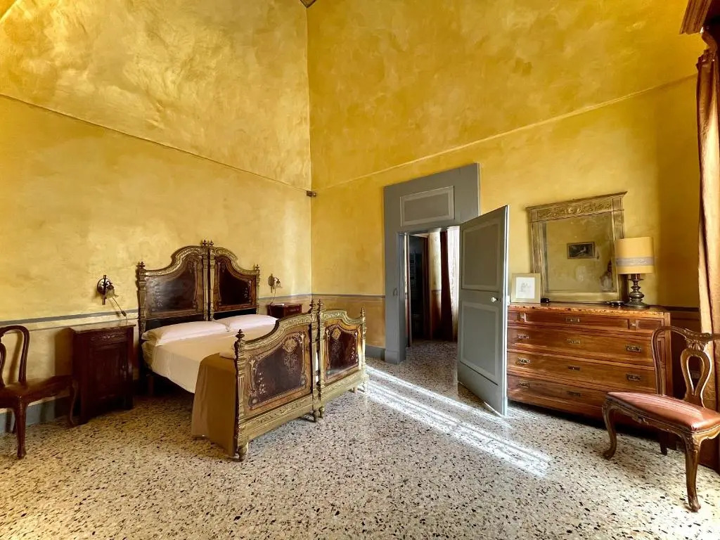 Palazzo de Carlo e il parco dei 7 pozzi