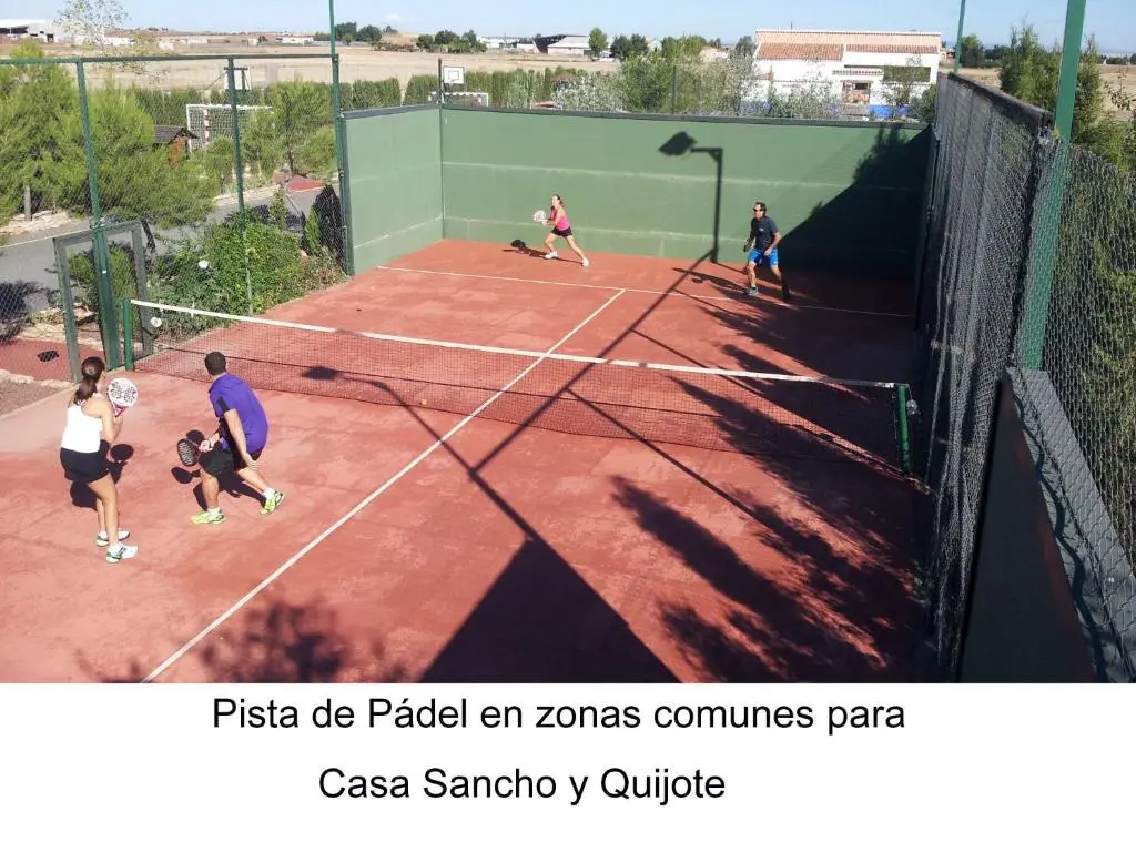Casa rural con piscina y pista de padel - Casa de Pacas