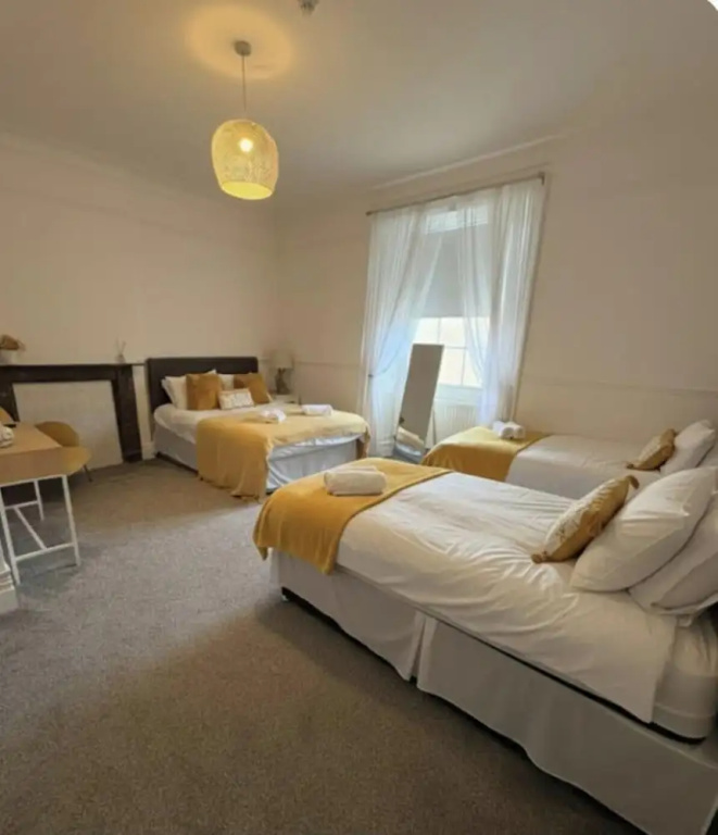 Room 10 - Manor Park Country House Wales
